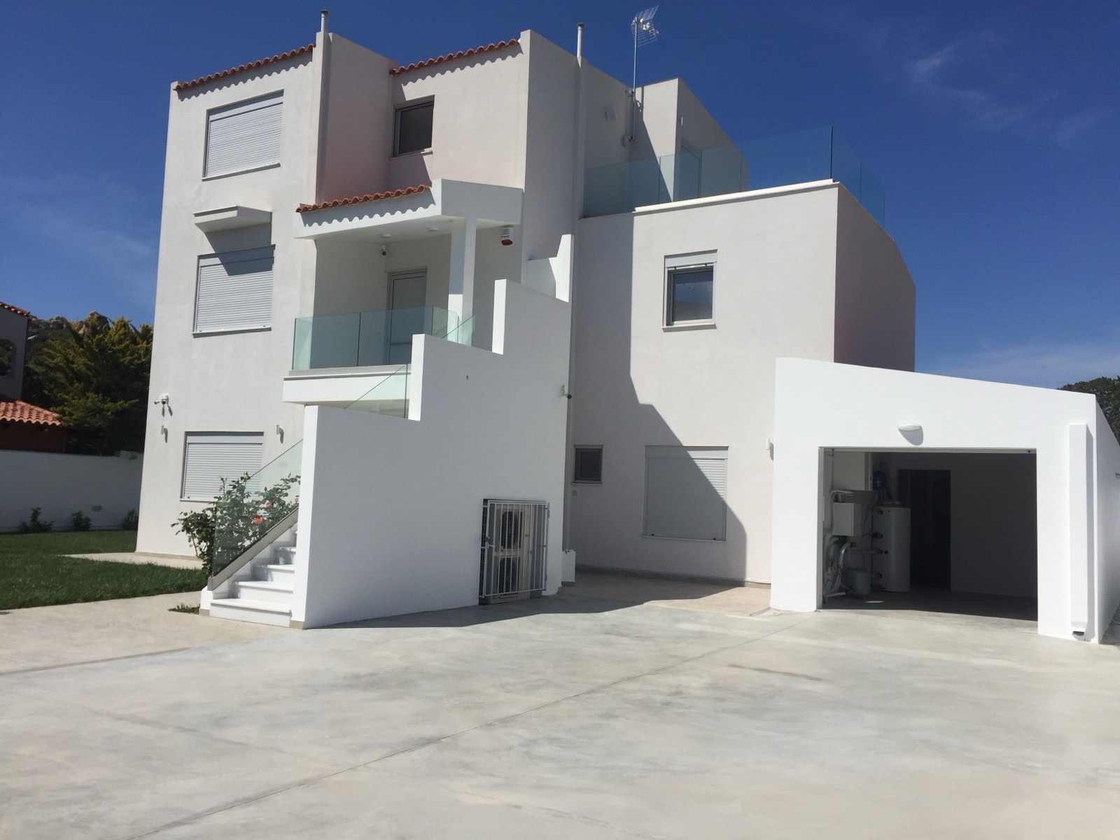 White Villa with Garage