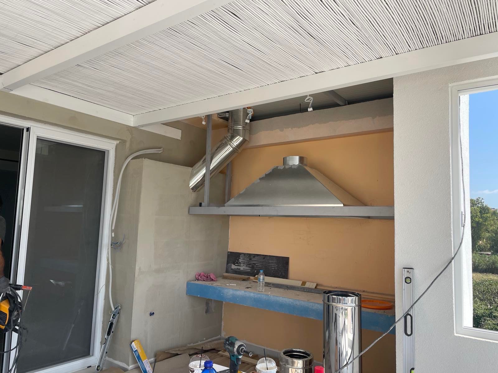 Outdoor Kitchen