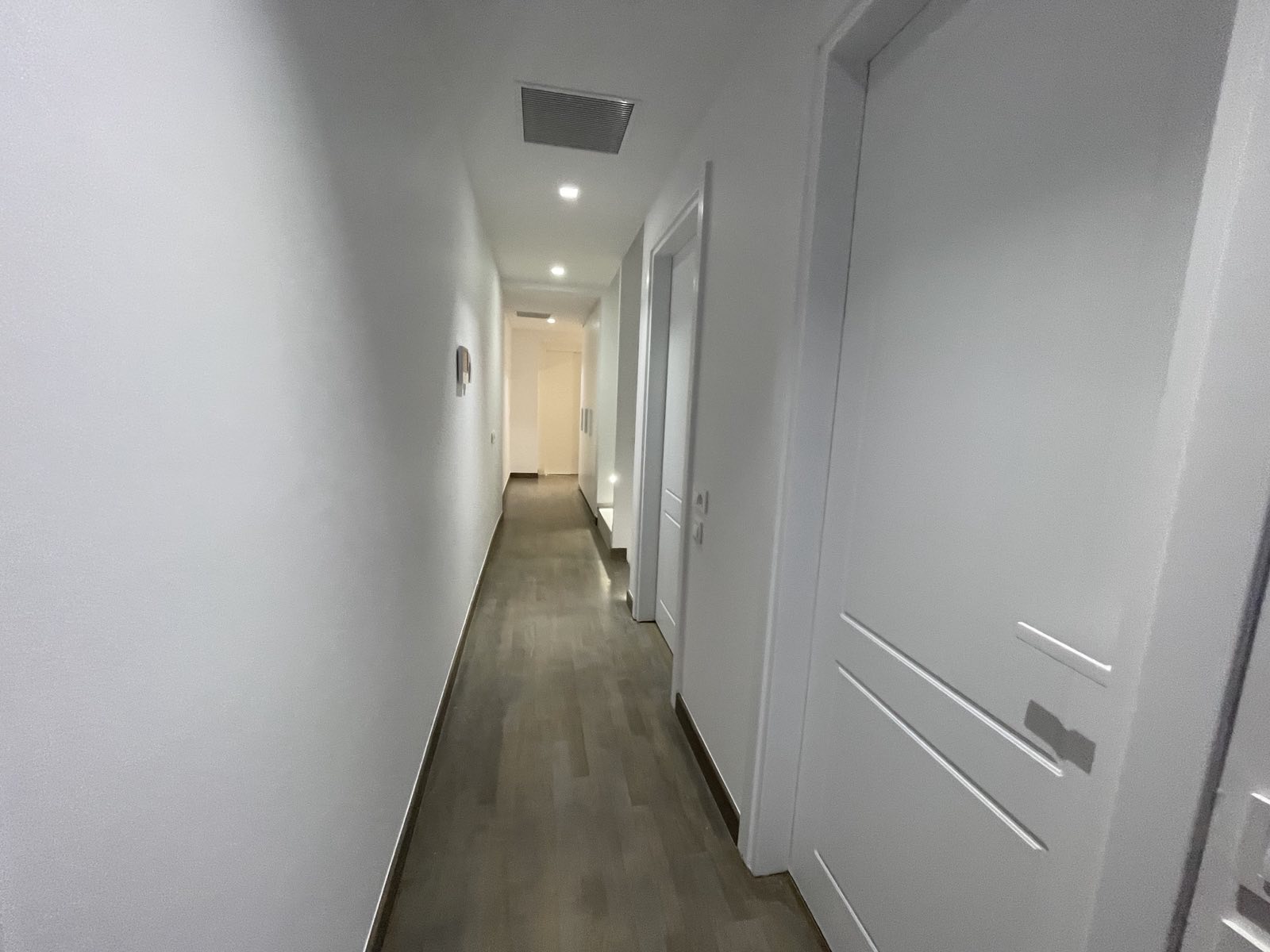 Minimal Hallway